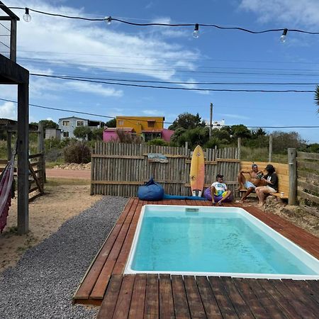 Hostel Vente Al Diablo Punta Del Diablo Exterior foto